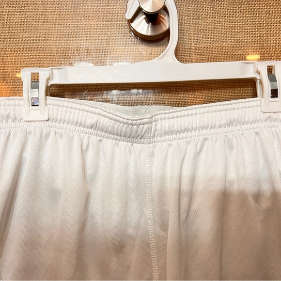 Women's Nike Dri-FIT Tempo Shorts - Picture 4 of 8